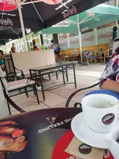 Cafe Retro
