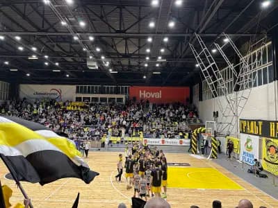 Спортна зала „Борис Гюдеров”