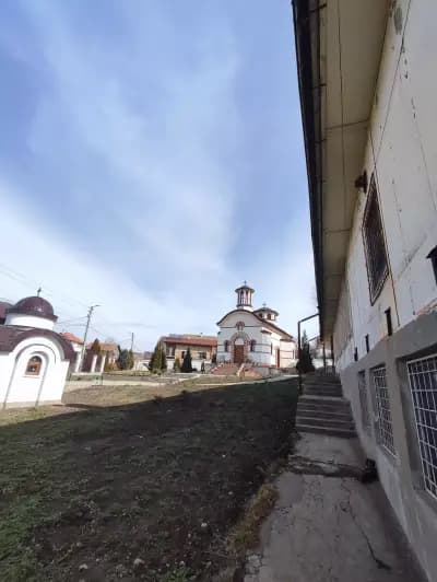 Православен храм "Успение Богородично"