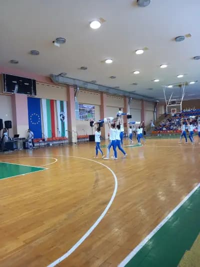 Спортна зала „В. Левски“
