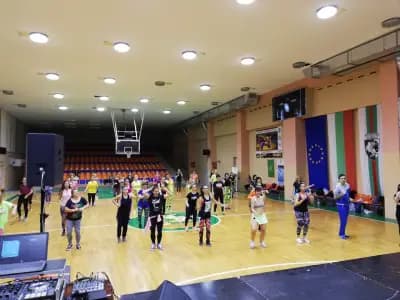 Спортна зала „В. Левски“