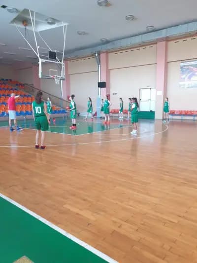 Спортна зала „В. Левски“