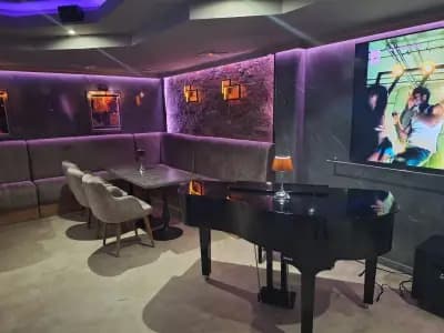 Bar Seven