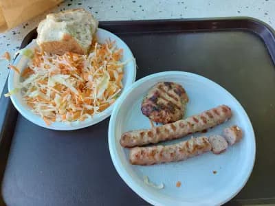 Снекбар "Езерото"