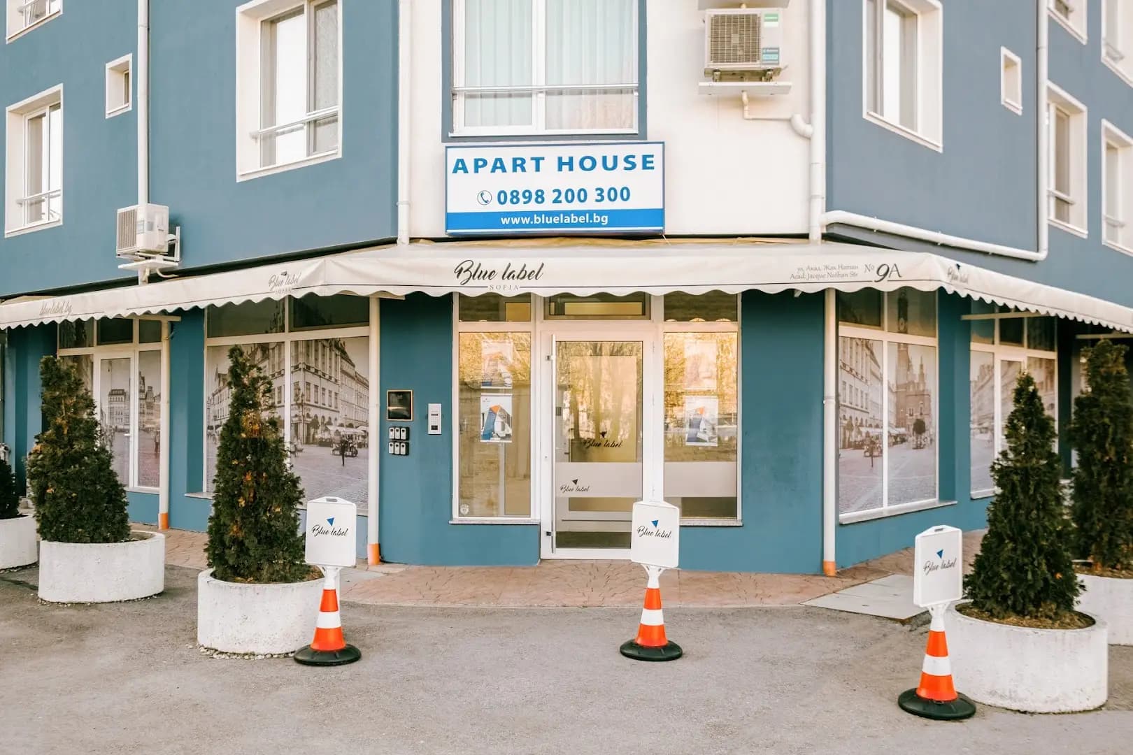 Blue Label Apart House