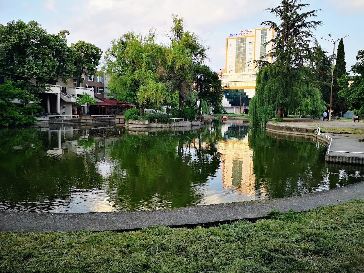 Парк „Йордан Капсамунов“