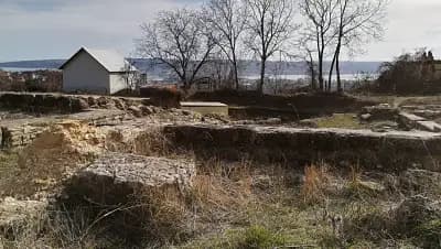 Караач Теке.