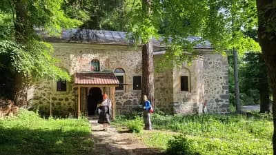 Горнобански манастир „Св.св. Кирил и Методий“