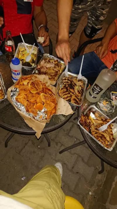 Кафе "Жълтото"