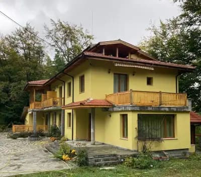 Вила Ренесанс Костенец