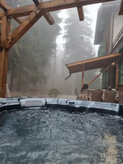 Villa Adis with Hot Jacuzzi & Sauna