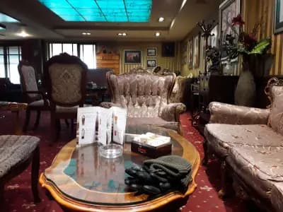 Royal Cafe - Club
