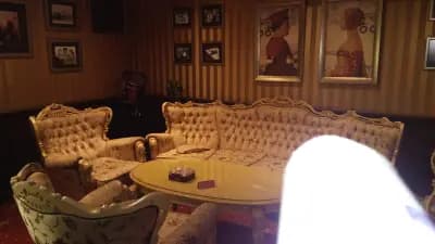 Royal Cafe - Club