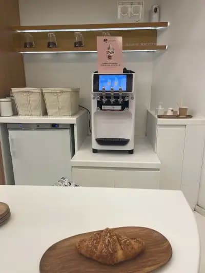LATE Café & Roastery