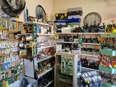 Риболовен магазин Тихите Луди