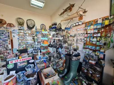 Риболовен магазин Тихите Луди