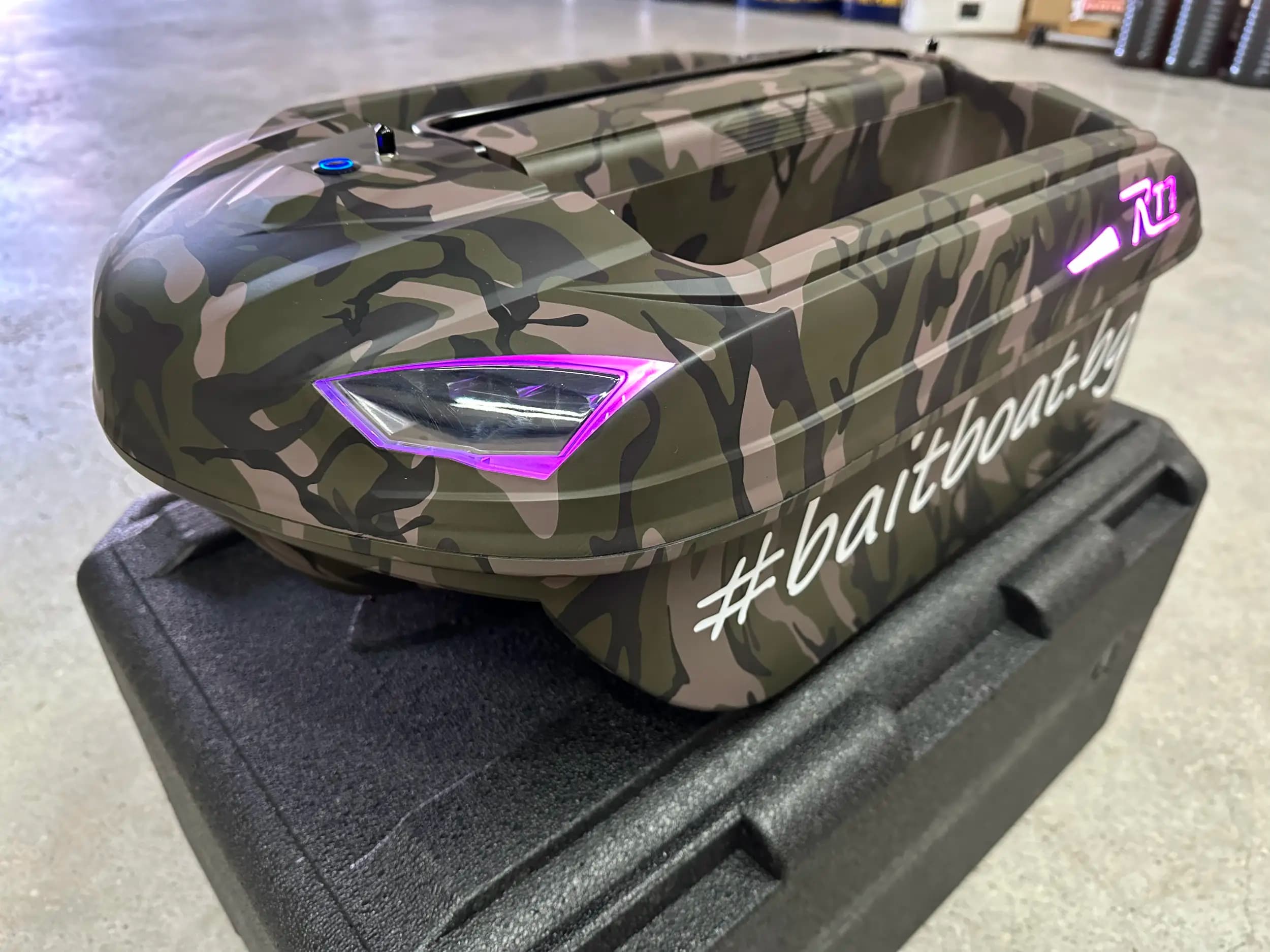 Лодки за захранка и риболов Bait Boat BG