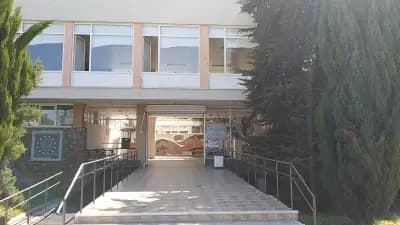Младежки културен център