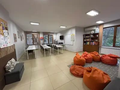 Езиков център и занималня YOPA School