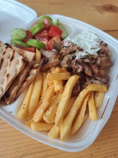 Mr.Gyros Гирос доставки, бургери, порции Гирос, салати. Доставка в цяла София.