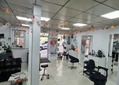 V Style - Hair Studio ShumenІ Фризьорски салон І Шумен І Подстригване І Обезцветяване І Боядисване І Оформяне на брада