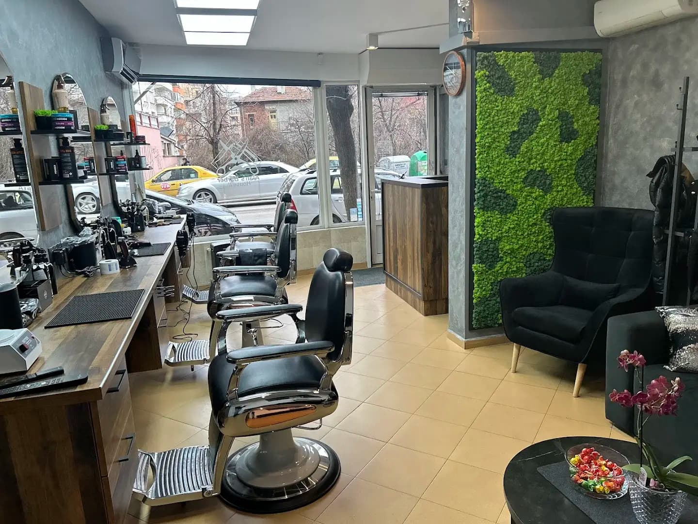 Alan's barber house 2