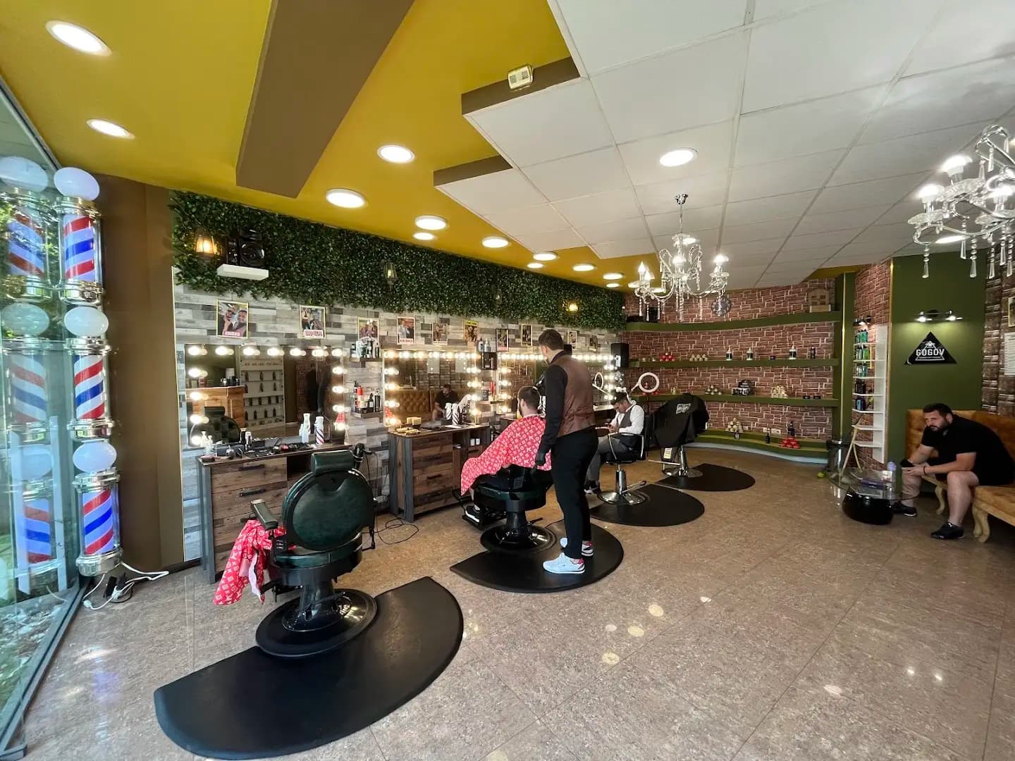 Gogov Gentlemen's Club & Barbershop