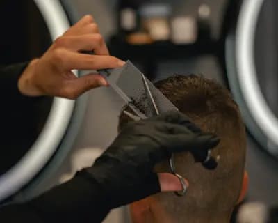 SuperBarber Vitosha І Бръснарница І Бръснар І Подстригване І Оформяне на брада и вежди