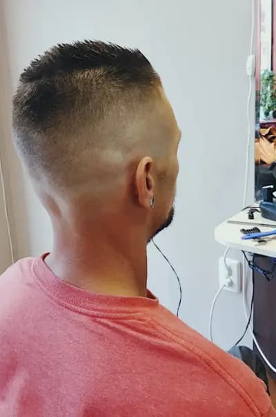 SHANI BYSTROV - BARBER