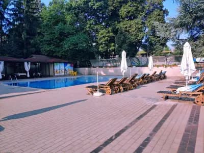 Глория Палас - ресторант, басейн и градина
