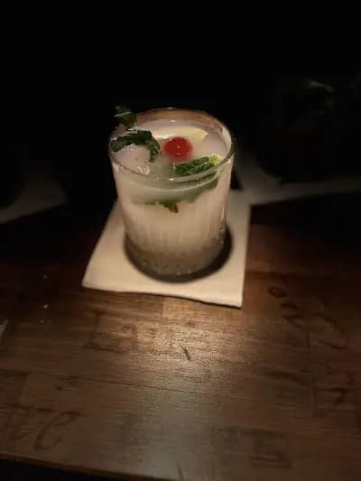 5th Avenue Club