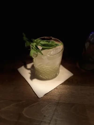 5th Avenue Club
