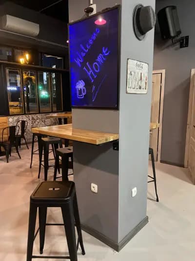 Lo/Hi Craft Space – Craft Beer & Indie Rock Bar