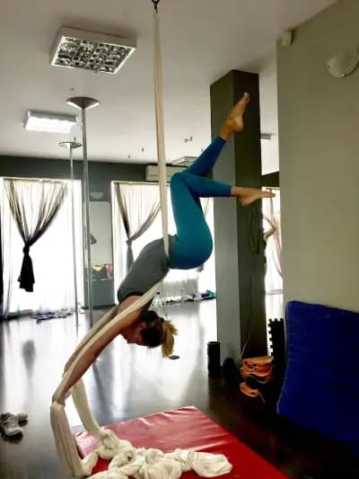 Sky Pole Desy Stefanova