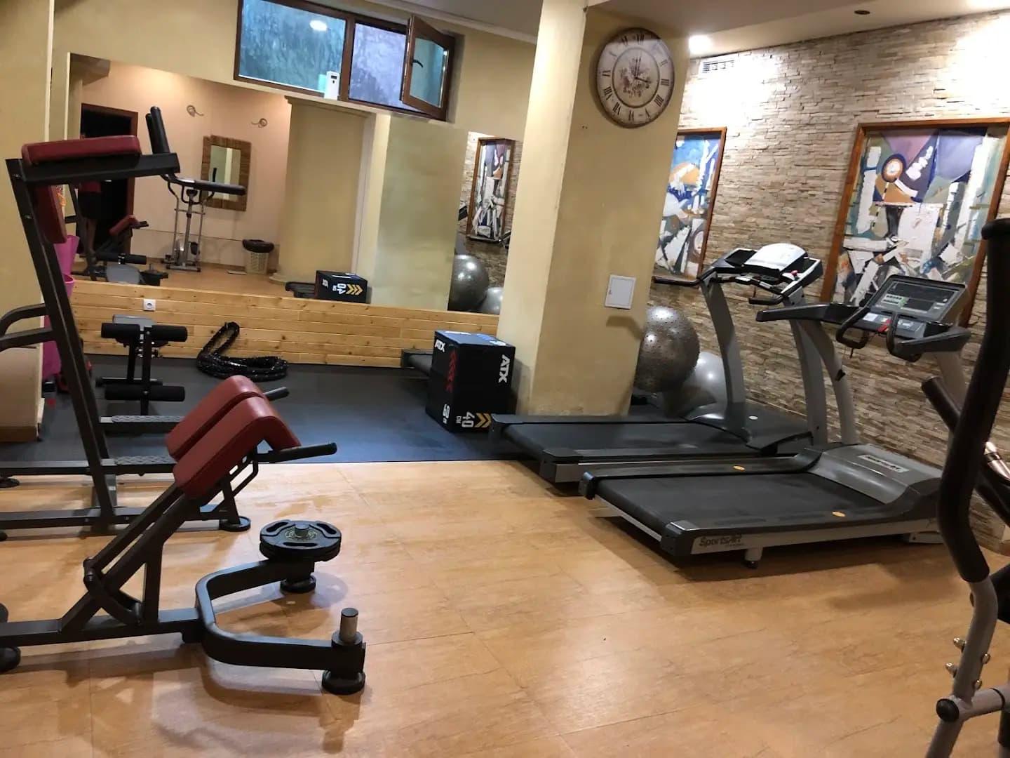 GYM & SAUNA PARK