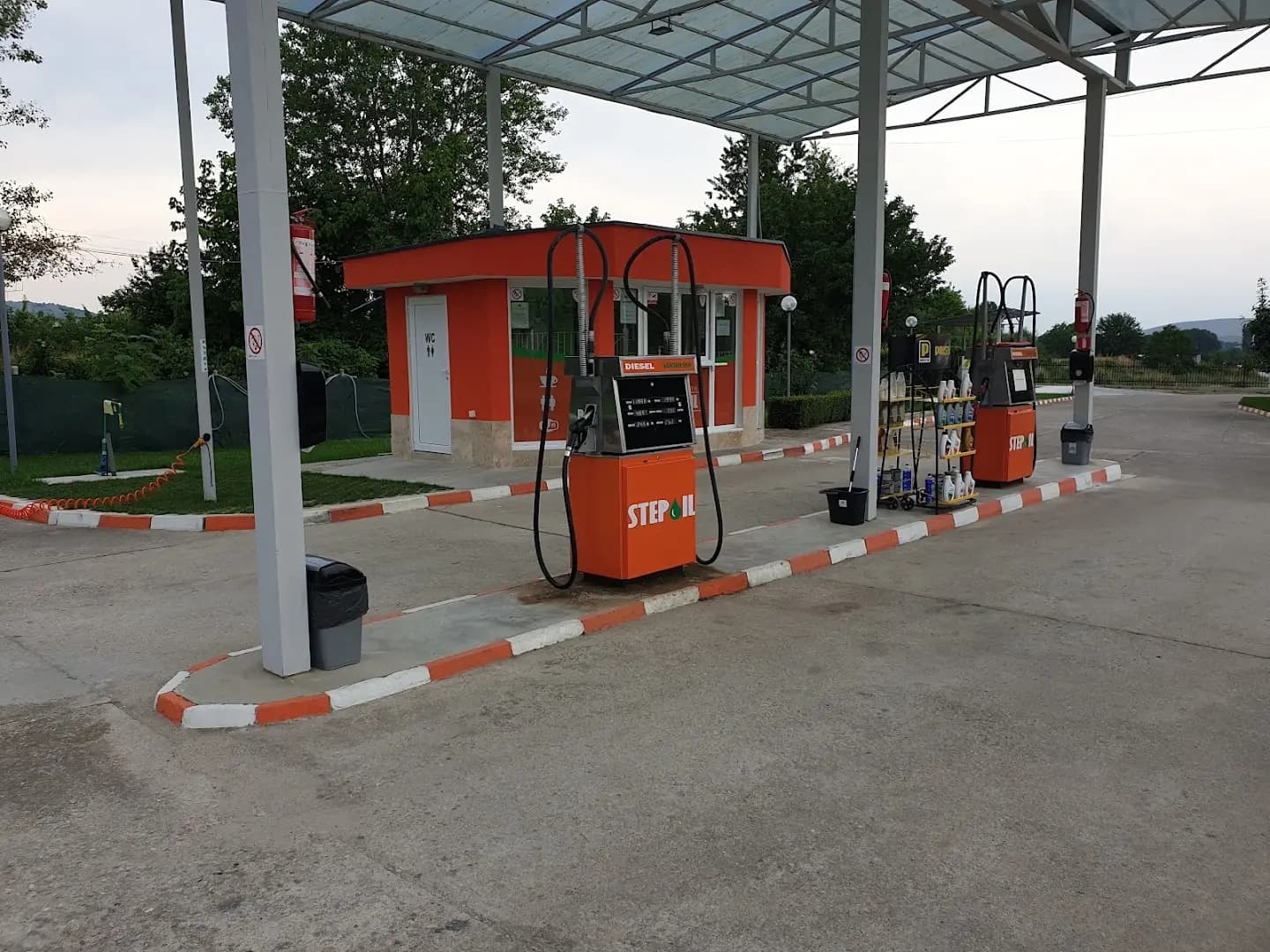 Бензиностанция STEP OIL