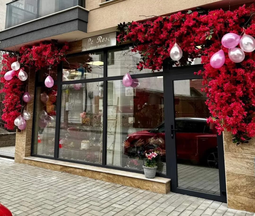 Бутик за цветя "Le Rose"