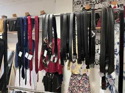 Fashion Corner - Мъжки костюми, ризи, панталони и други в Престиж