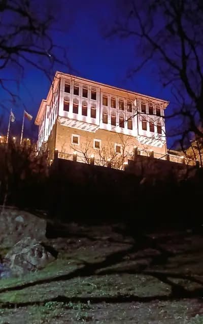 Приемна на митрополията (бившето гръцко училище)