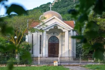 Храм "Св.Николай Архиепископ Мирликийски Чудотворец"