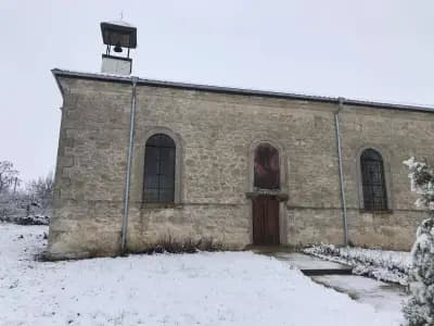 Храм "Свети Великомъченик Георги"