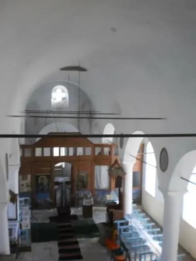 Храм "Свети Великомъченик Георги"