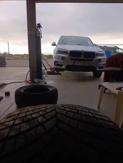 АВТОКОМПЛЕКС Пладанс ЕООД СЕРВИЗ ЗА ГУМИ,АВТОМИВКА, Service