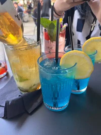 LUNA bar coffee lunch shisha & good mood