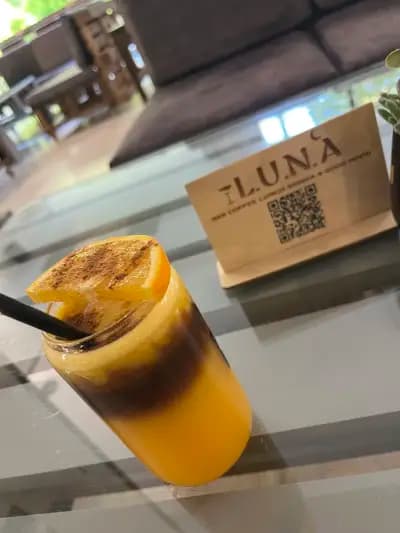 LUNA bar coffee lunch shisha & good mood