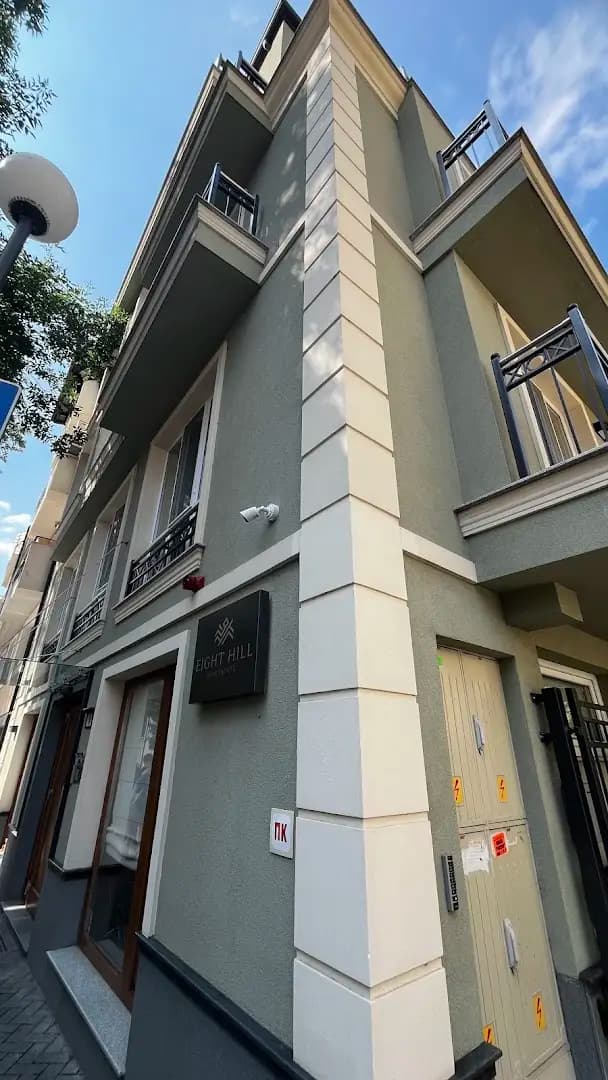 8th Hill Apartments