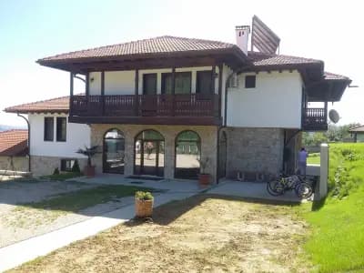 Любомировата къща