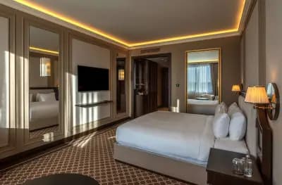 GoldenEye Hotel & Resort