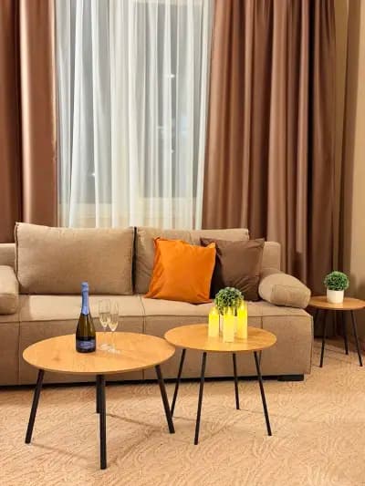 Hotel NIRA