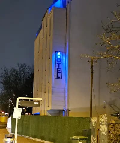 Hotel Boutique 5 - Free parking - Free breakfast - Free internet - EVSE